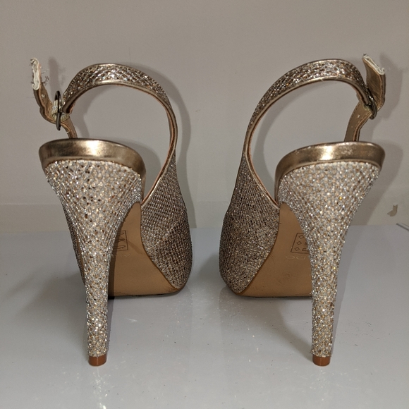 Gold Open Toe Pump Sandal, 8.5 from Aldo. - Picture 4 of 7
